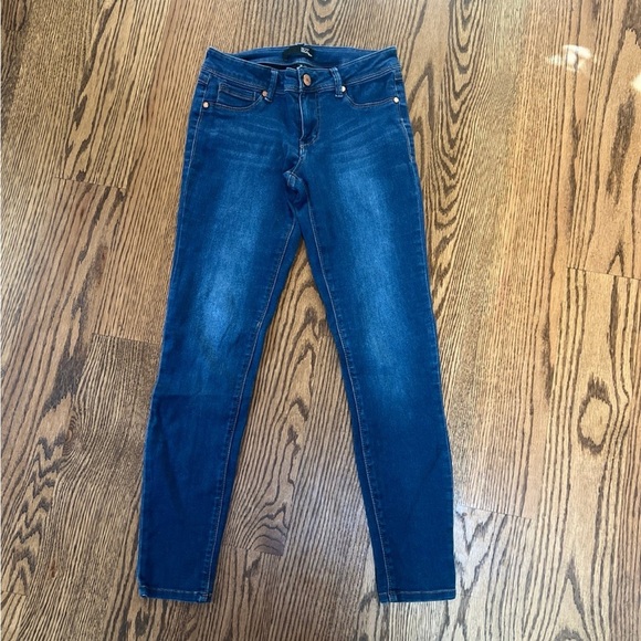 28” skinny jeans - Picture 1 of 4